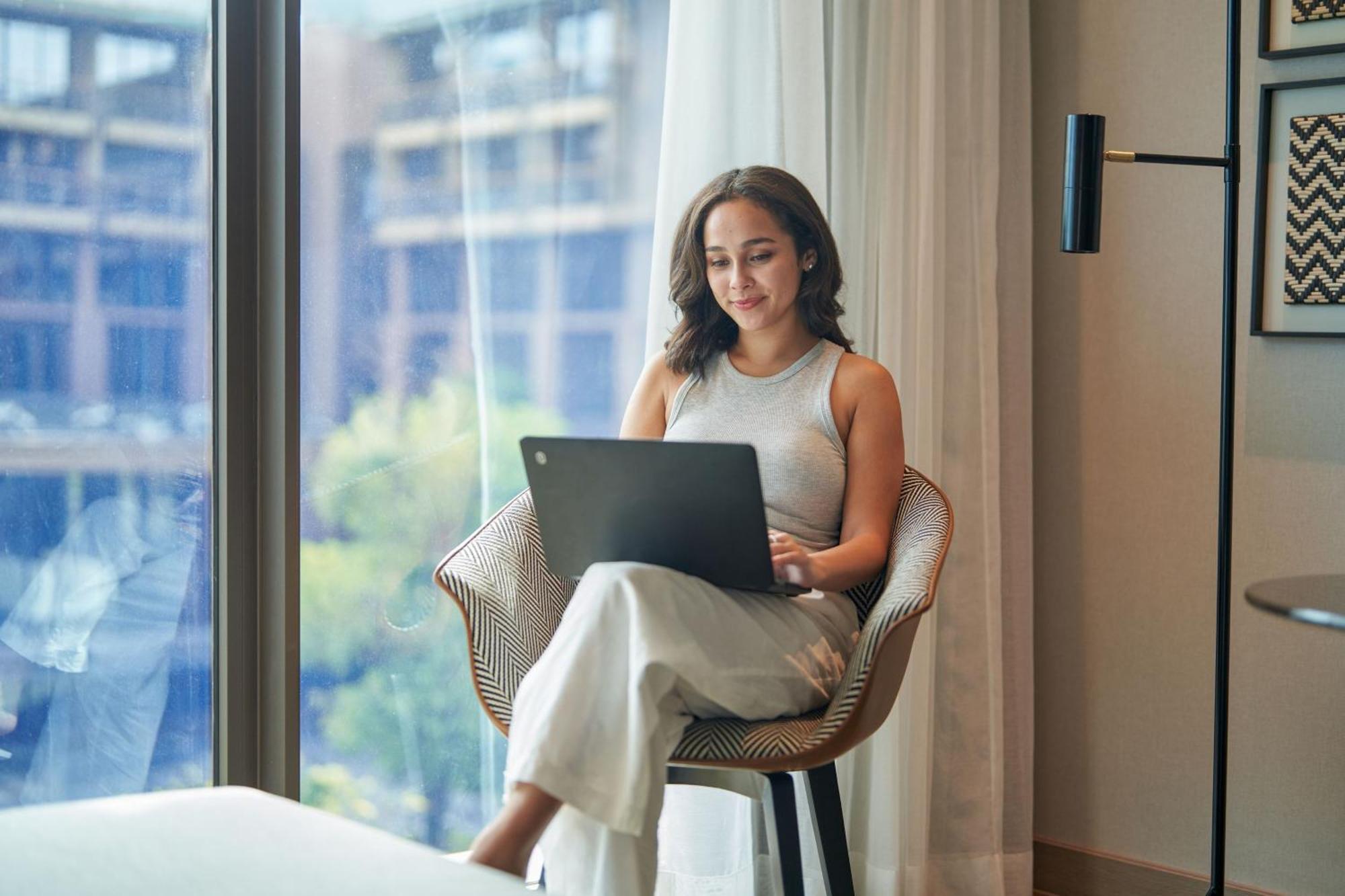 Courtyard By Marriott Bangkok Suvarnabhumi Airport エクステリア 写真