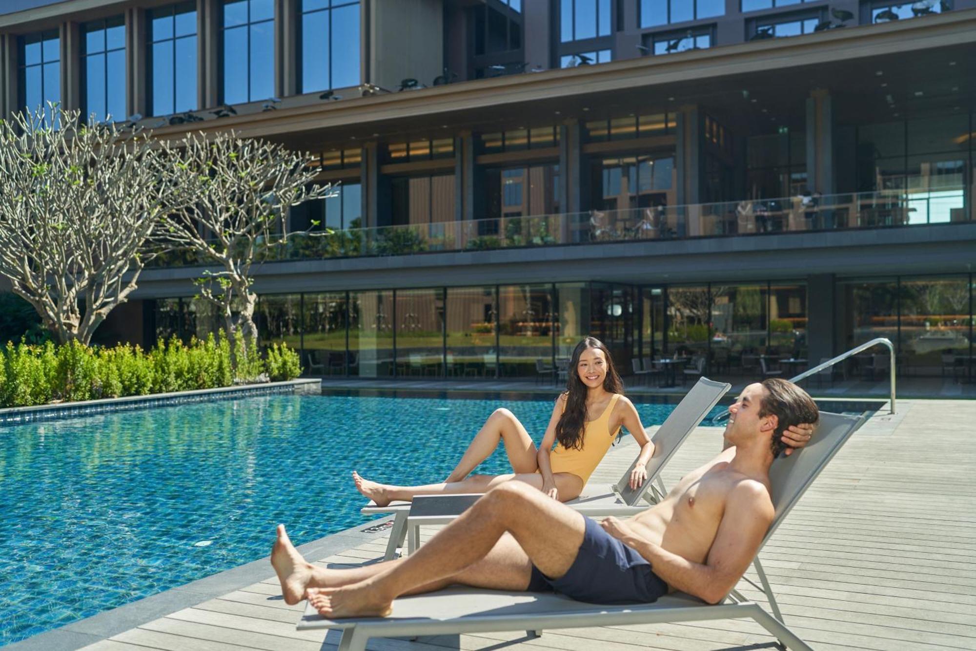Courtyard By Marriott Bangkok Suvarnabhumi Airport エクステリア 写真