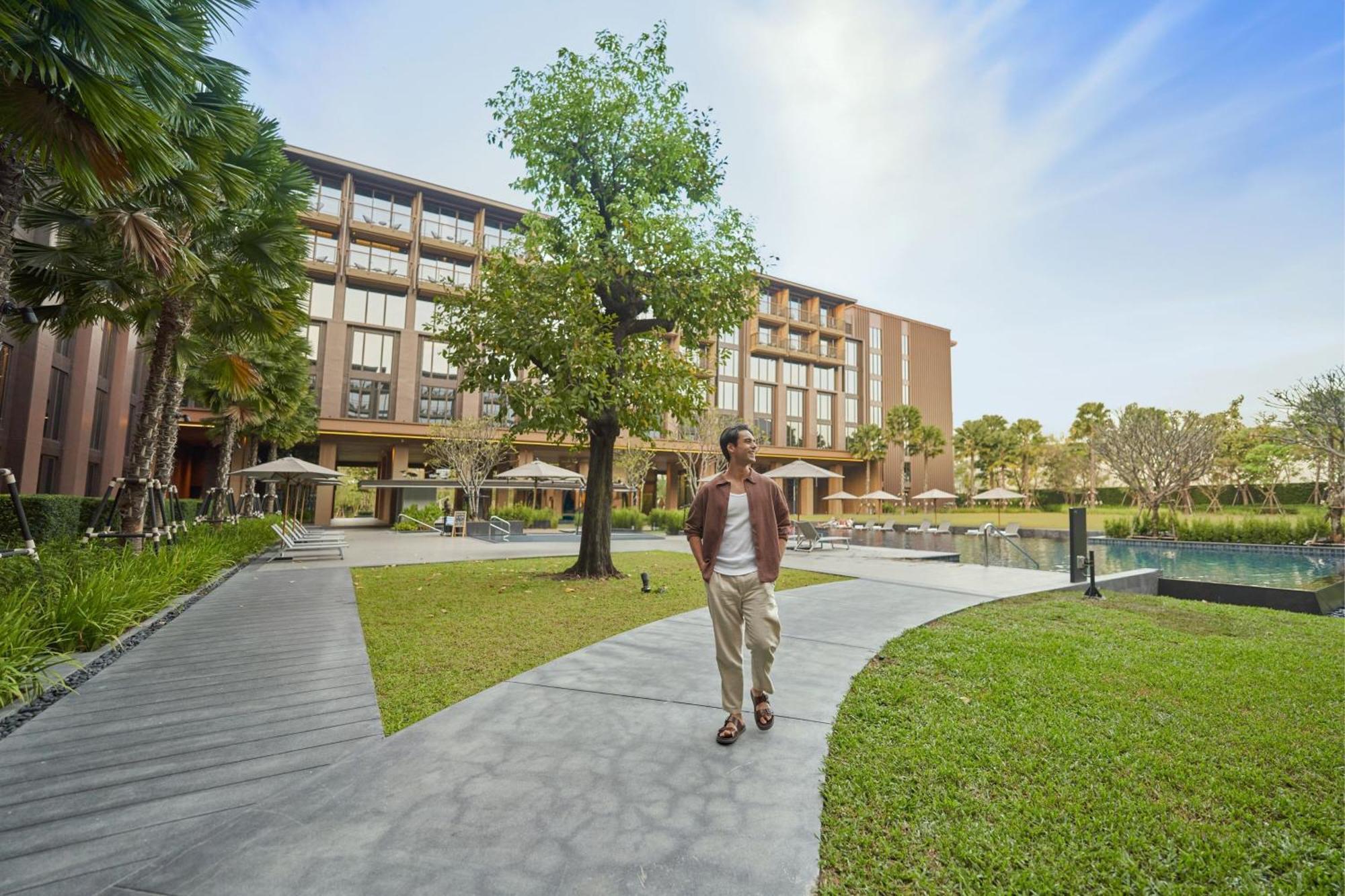 Courtyard By Marriott Bangkok Suvarnabhumi Airport エクステリア 写真