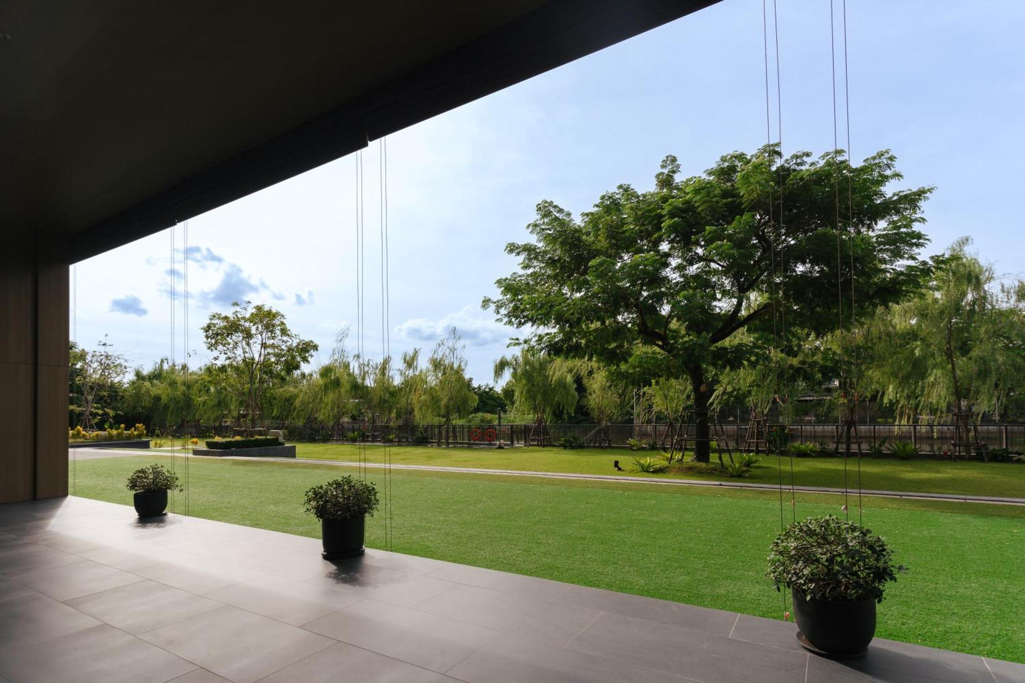 Courtyard By Marriott Bangkok Suvarnabhumi Airport エクステリア 写真