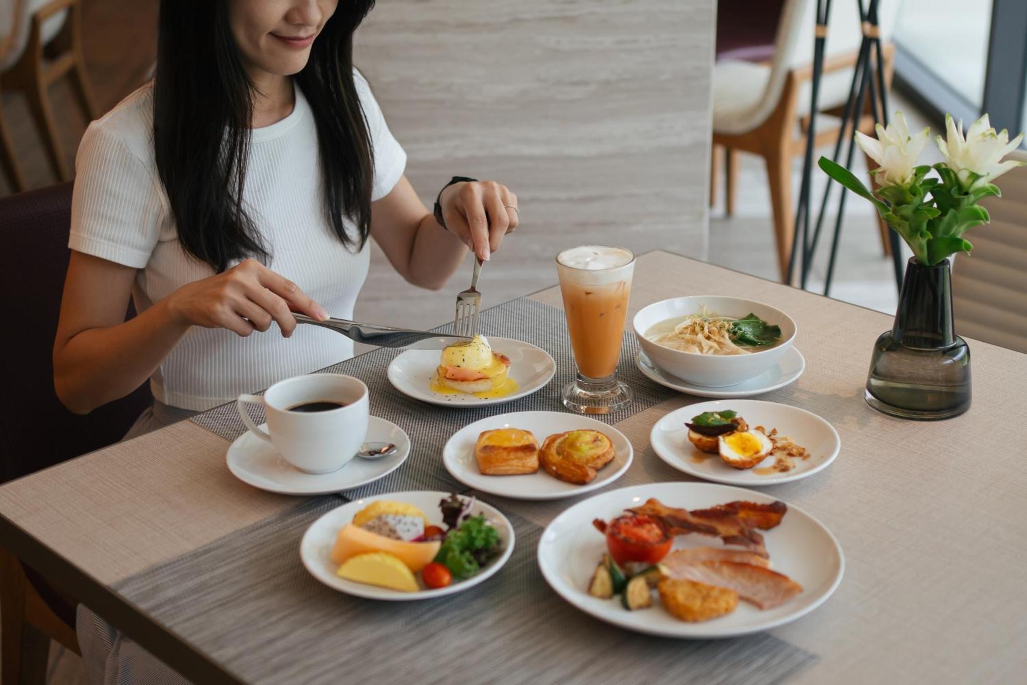 Courtyard By Marriott Bangkok Suvarnabhumi Airport エクステリア 写真