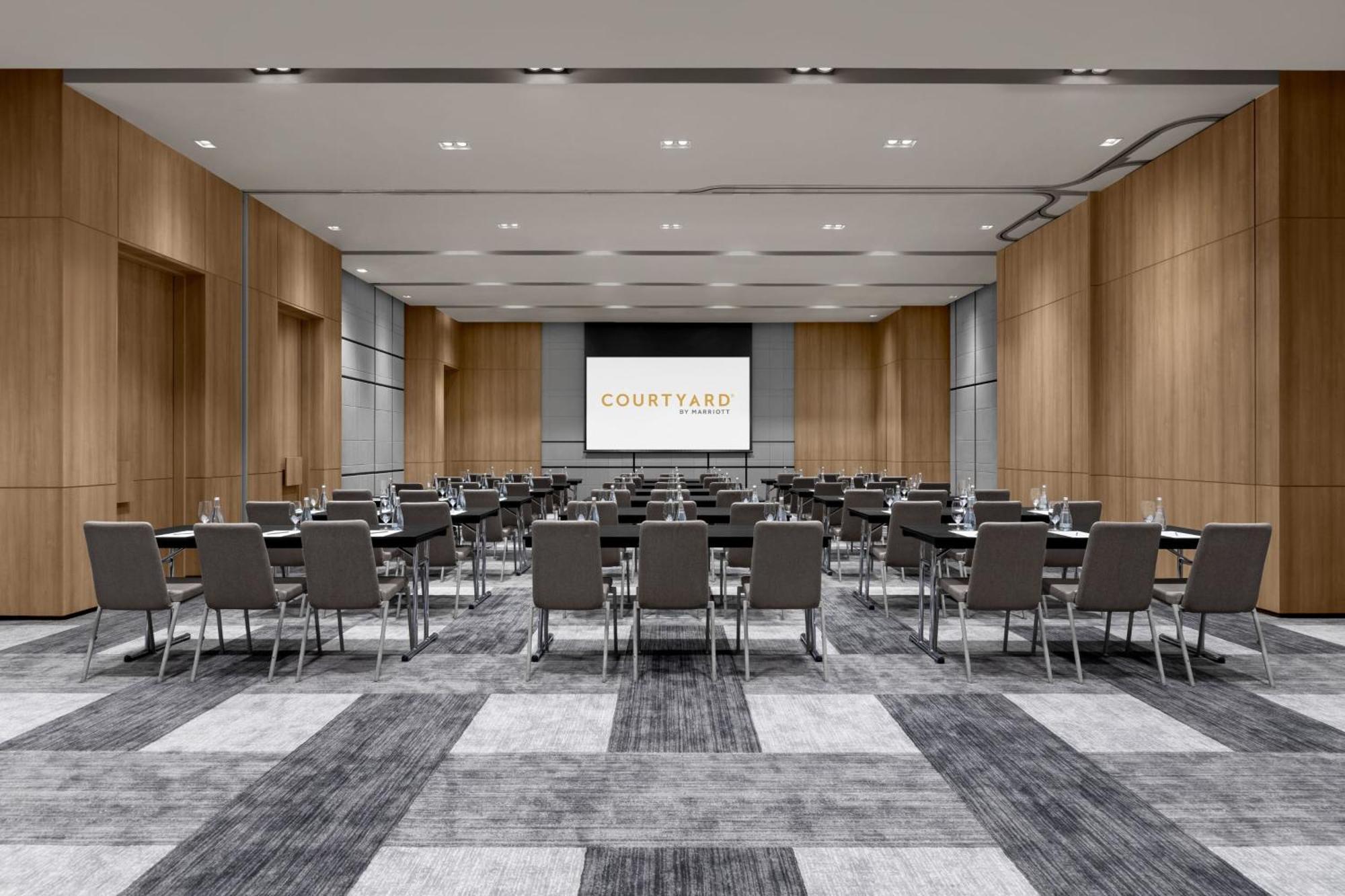 Courtyard By Marriott Bangkok Suvarnabhumi Airport エクステリア 写真