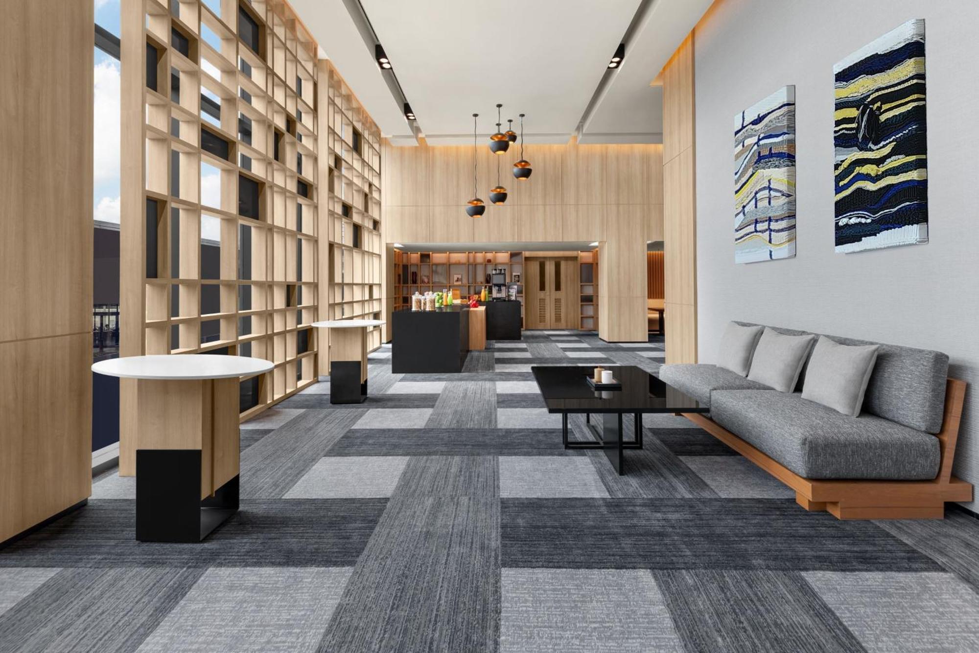 Courtyard By Marriott Bangkok Suvarnabhumi Airport エクステリア 写真